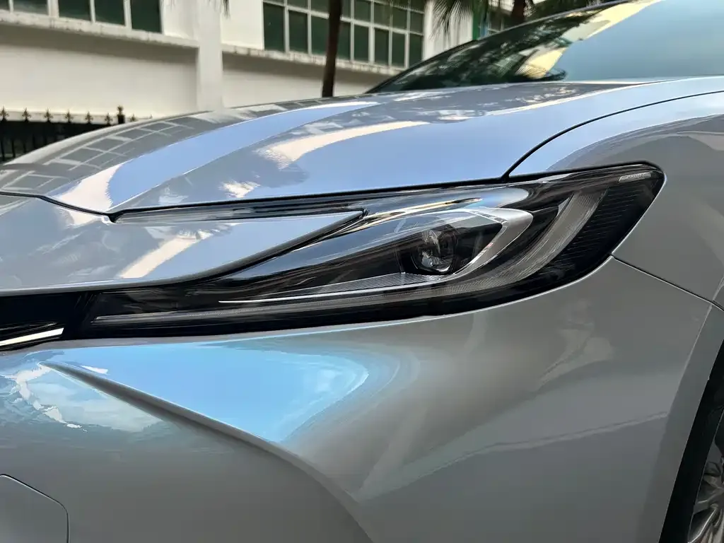 Toyota Camry — фото 6