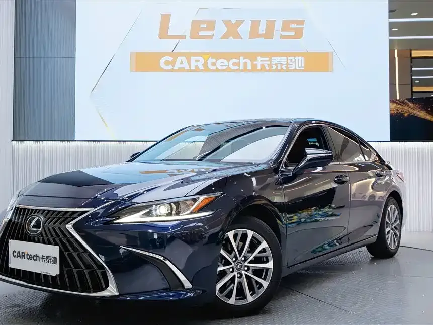 Lexus ES — фото 1