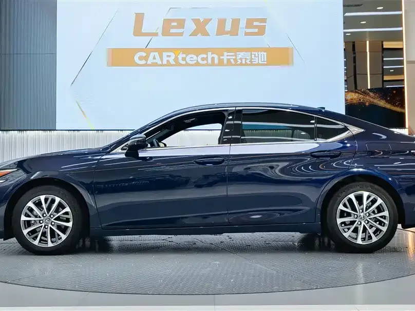 Lexus ES — фото 10