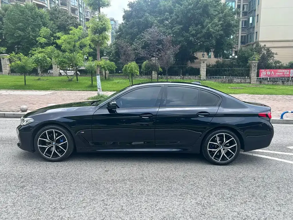 BMW 5 Series (Import) 2023 из CN, фото 4