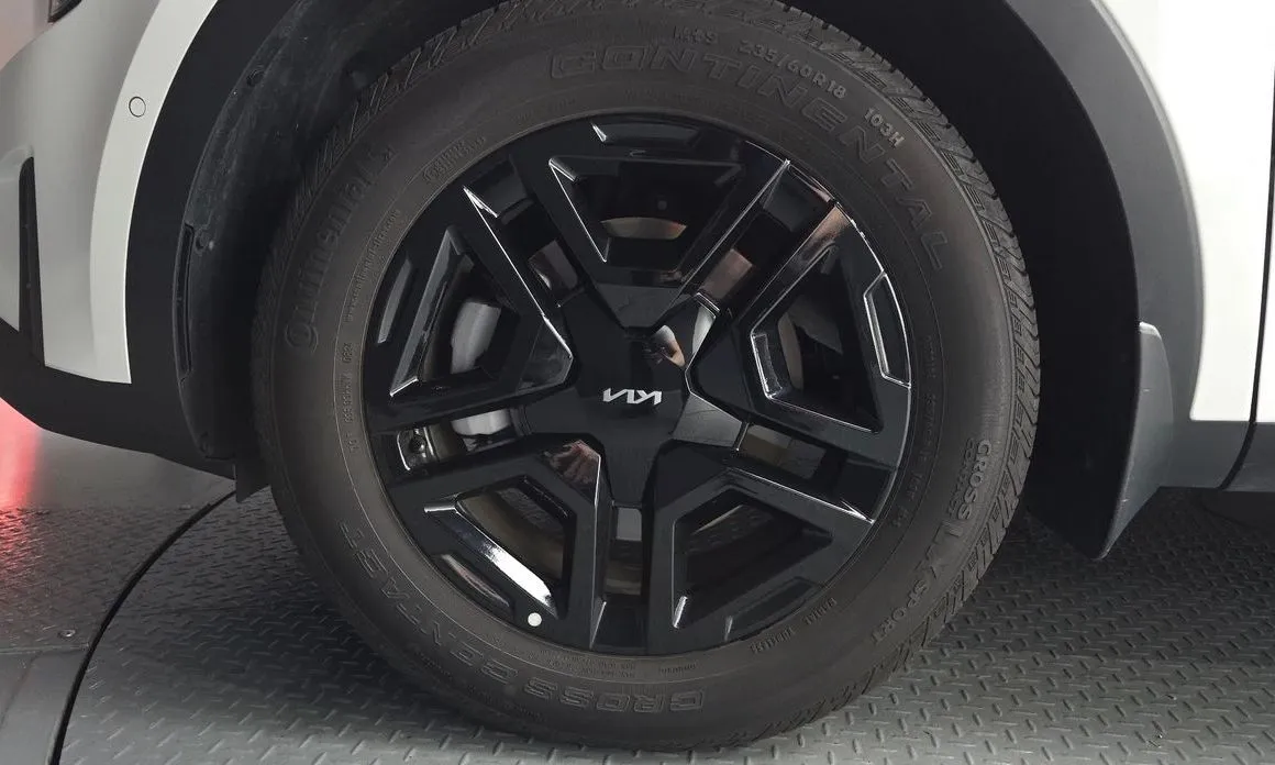 Kia Sorento — фото 10