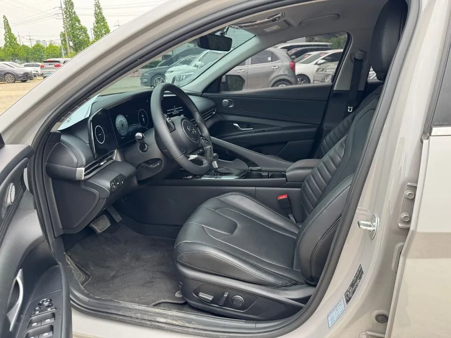 Hyundai AVANTE 2023 из KR, фото 3