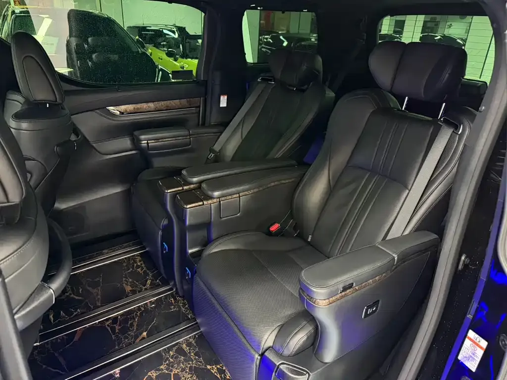 Toyota Vellfire 2021 из CN, фото 3
