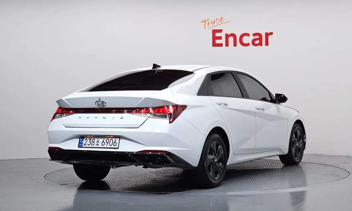 Hyundai AVANTE — фото 2