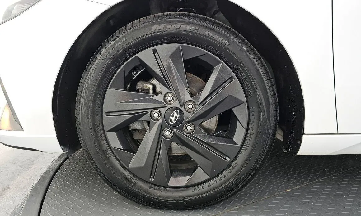 Hyundai AVANTE — фото 10
