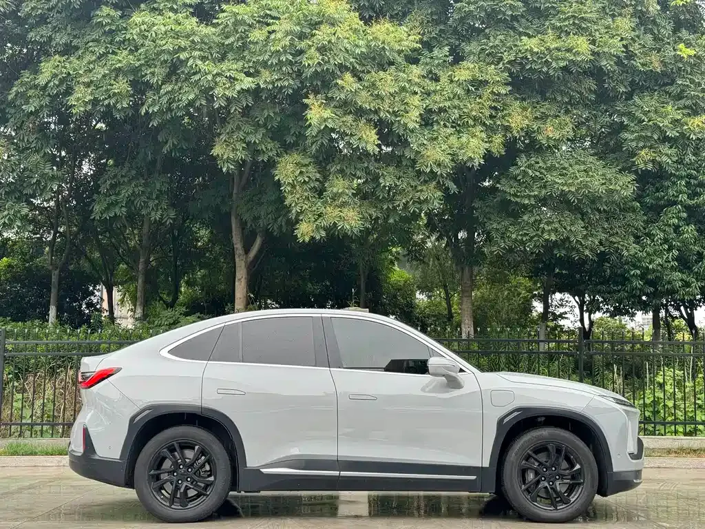 NIO EC6 — фото 10