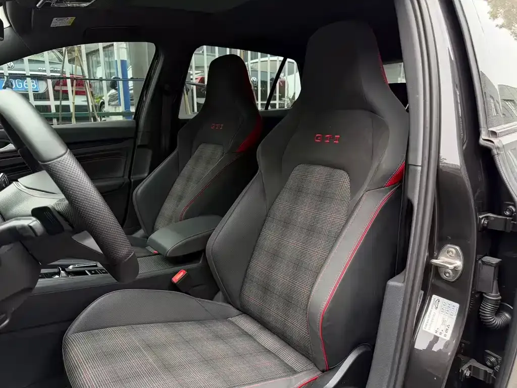 Volkswagen Golf GTI 2022 из CN, фото 2