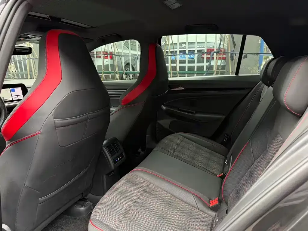 Volkswagen Golf GTI 2022 из CN, фото 3