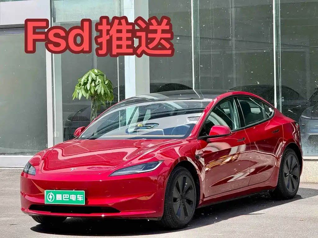 Tesla Model 3 — фото 1
