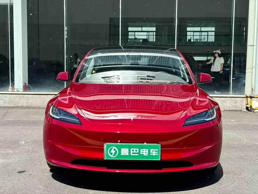 Tesla Model 3 — фото 9