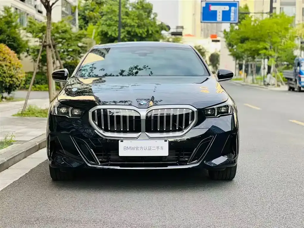 BMW 5 Series — фото 4