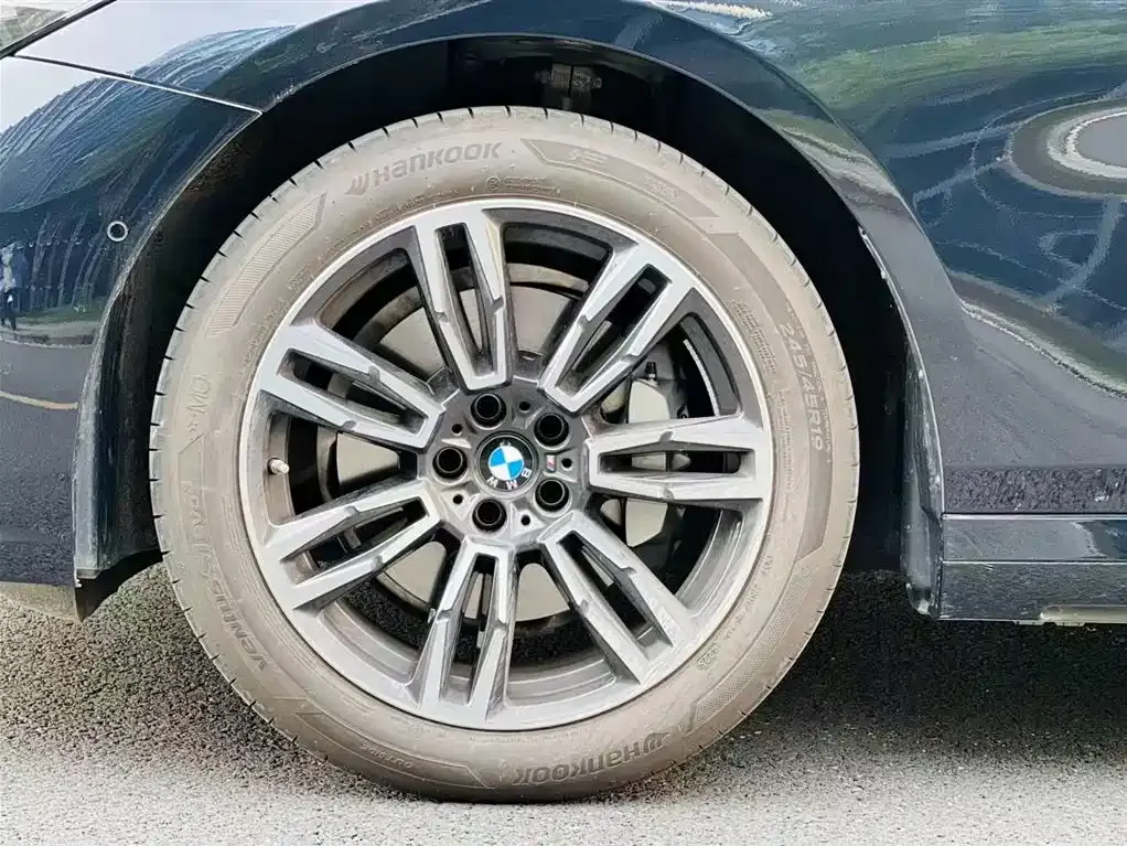 BMW 5 Series — фото 10