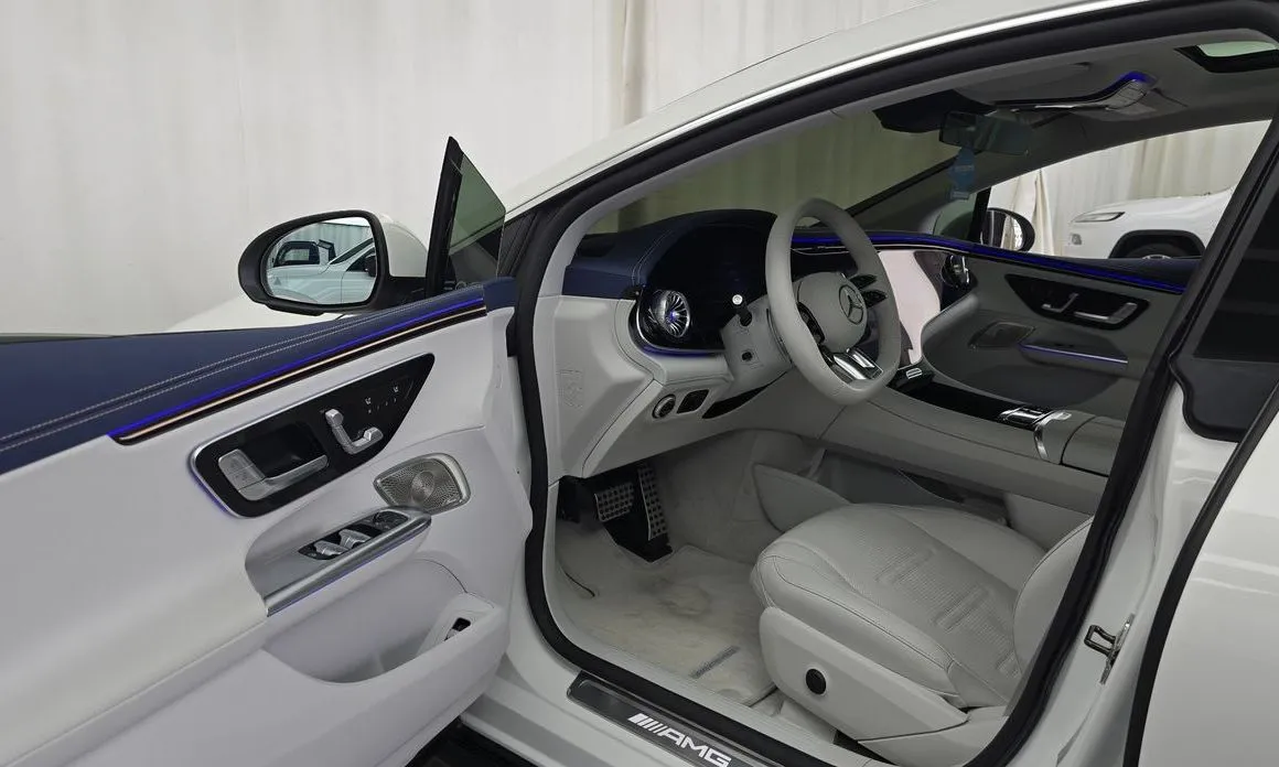Mercedes-Benz EQE 2023 из KR, фото 8