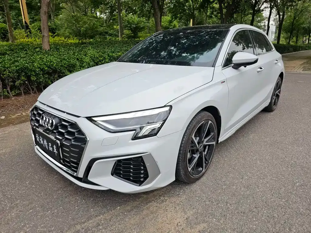 Audi A3 — фото 1