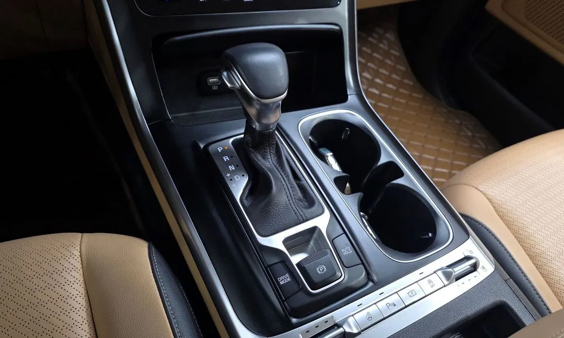 Kia Carnival — фото 10