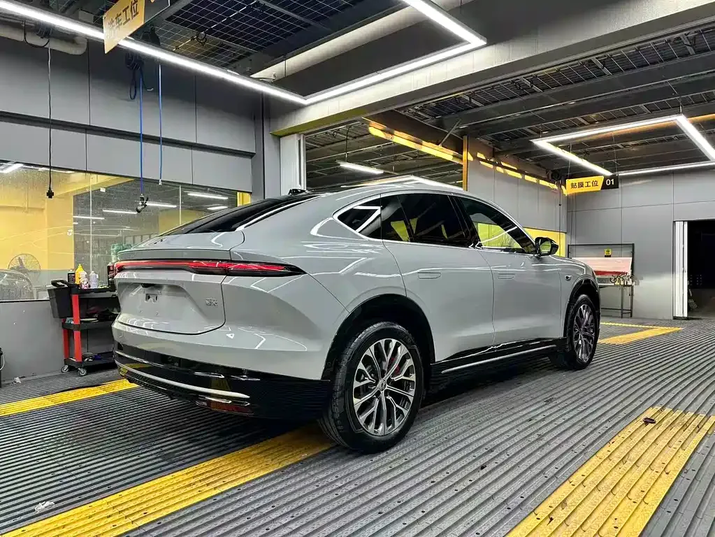 NIO EC6 — фото 7