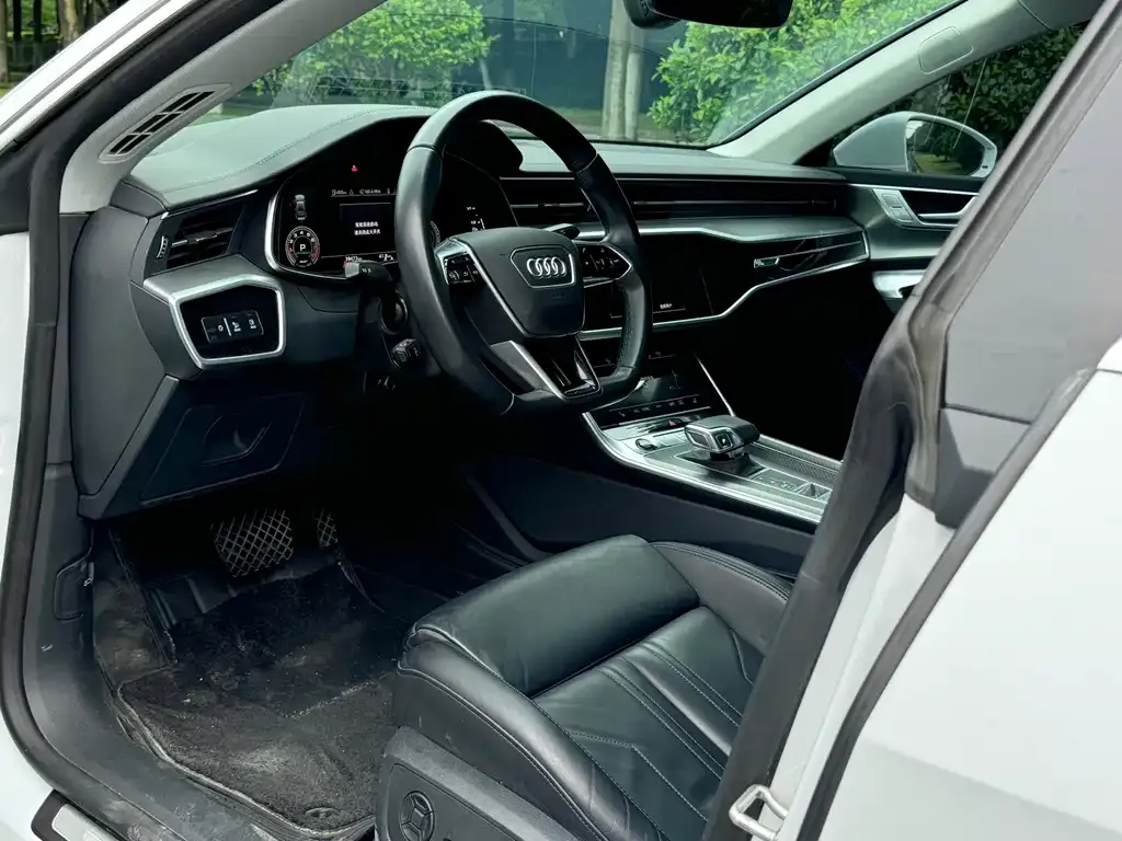 Audi A7 2023 из CN, фото 2