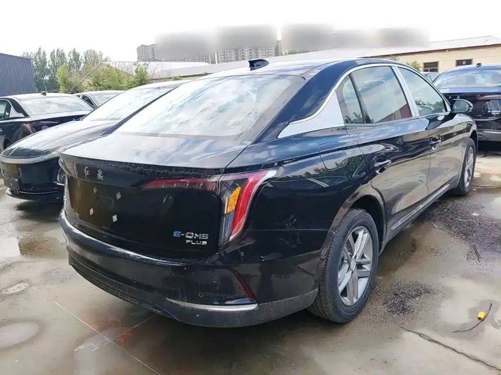 Hongqi E-QM5 — фото 10
