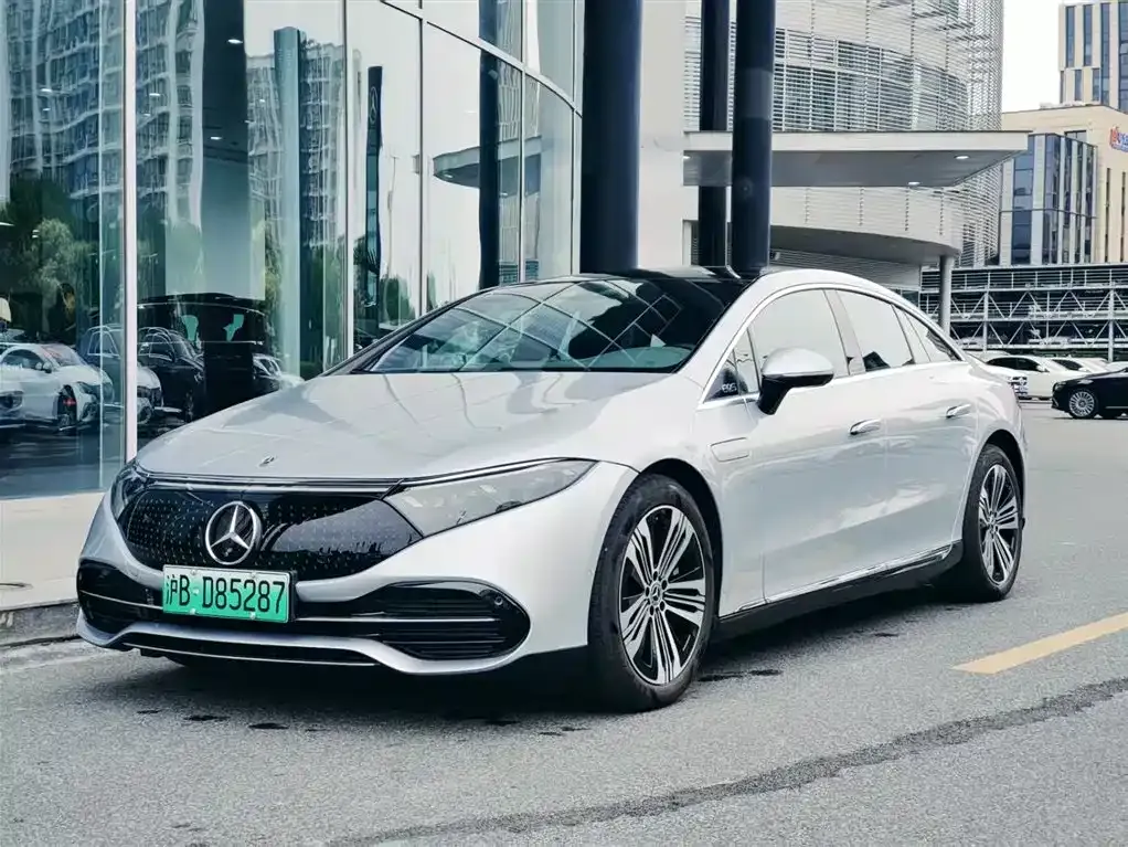 Mercedes-Benz EQS — фото 1