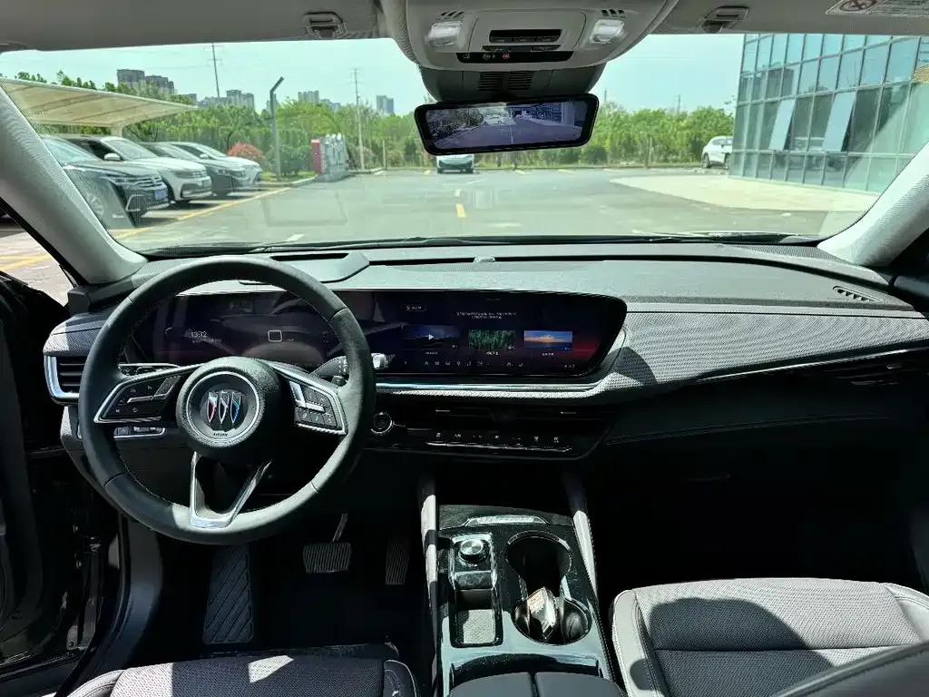 Buick Envision Plus — фото 4