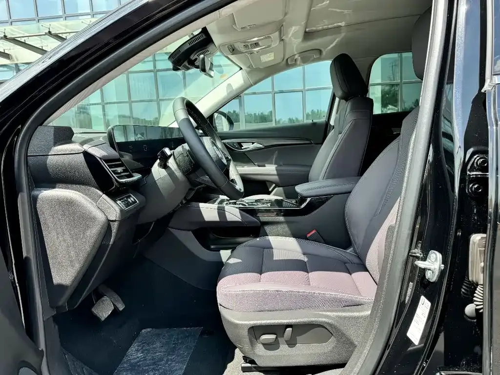 Buick Envision Plus — фото 3
