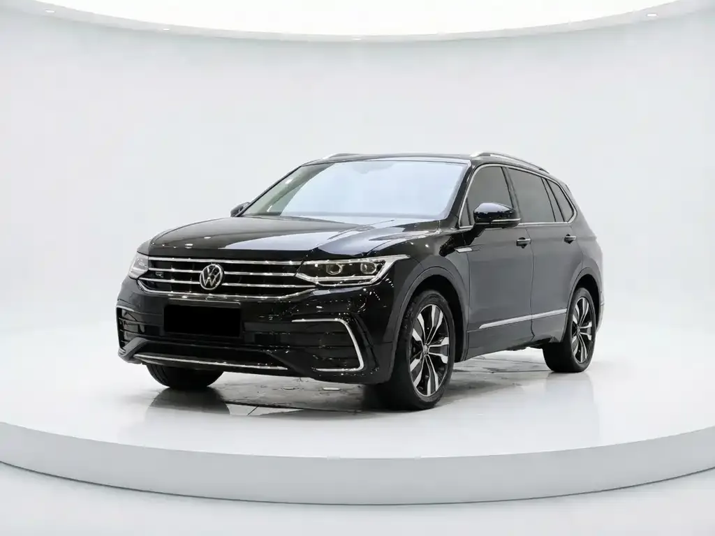 Volkswagen Tiguan L — фото 1