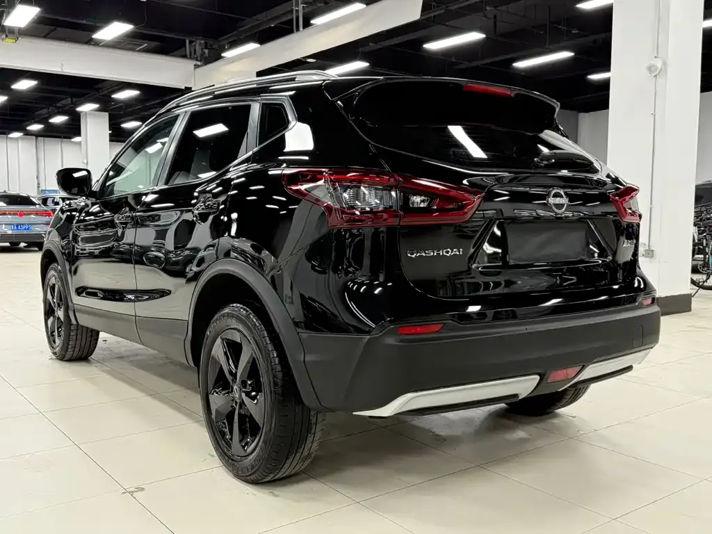 Nissan Qashqai — фото 10