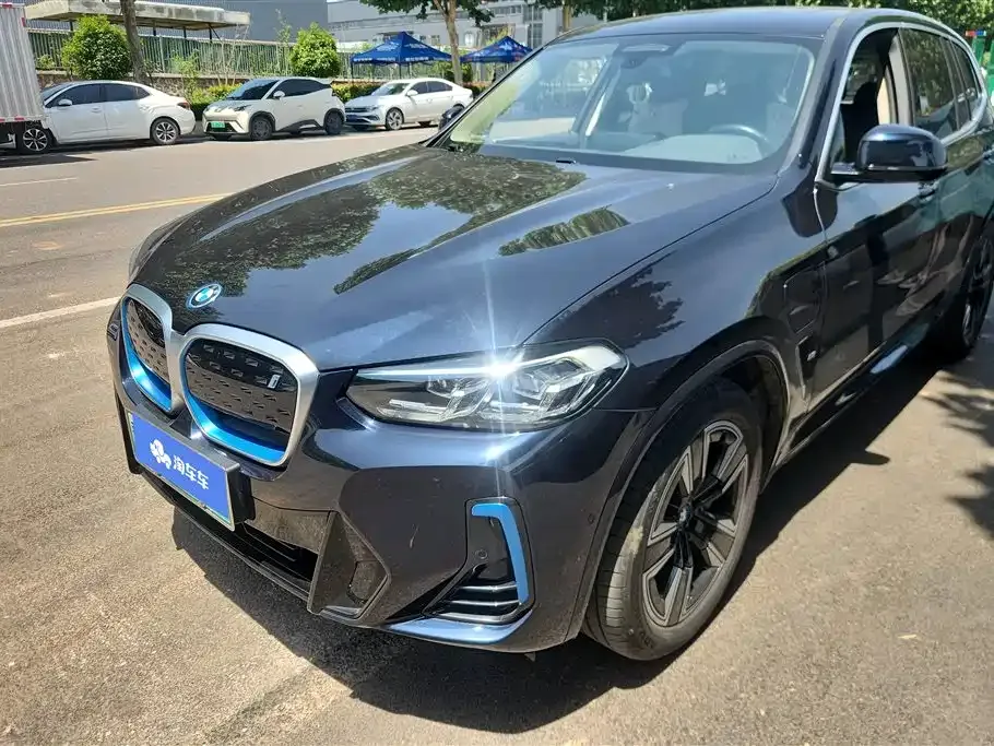 BMW iX3 — фото 1