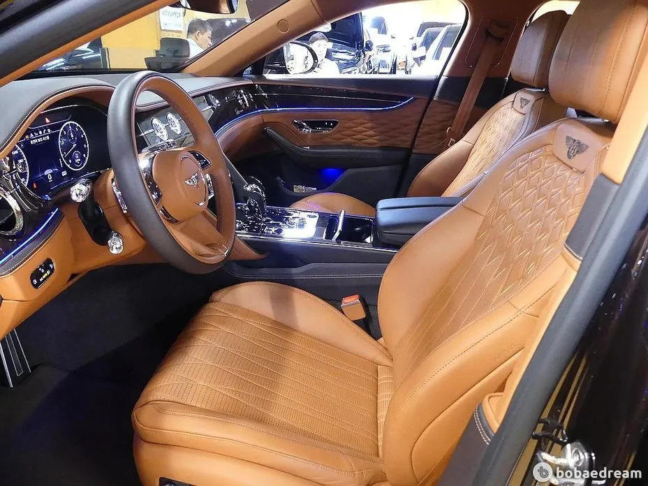Bentley Flying Spur 2023 из KR, фото 8