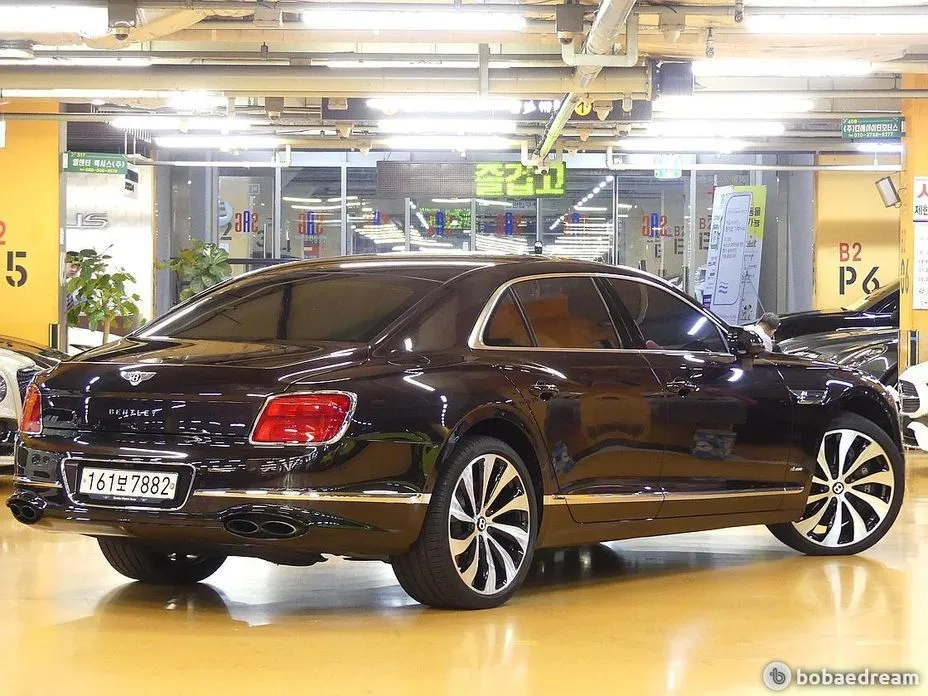 Bentley Flying Spur 2023 из KR, фото 6
