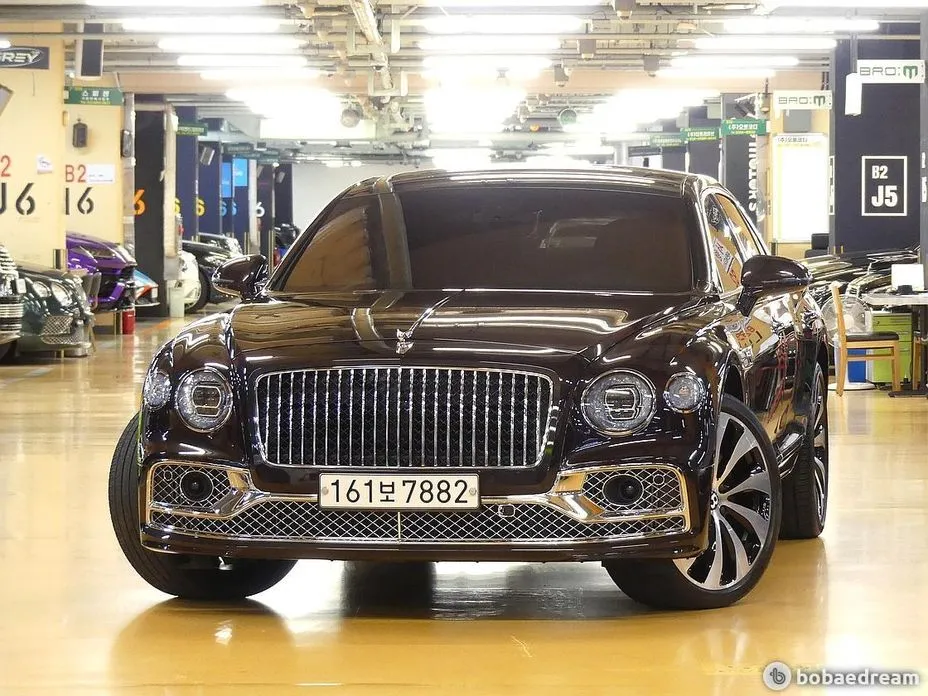 Bentley Flying Spur 2023 из KR, фото 4