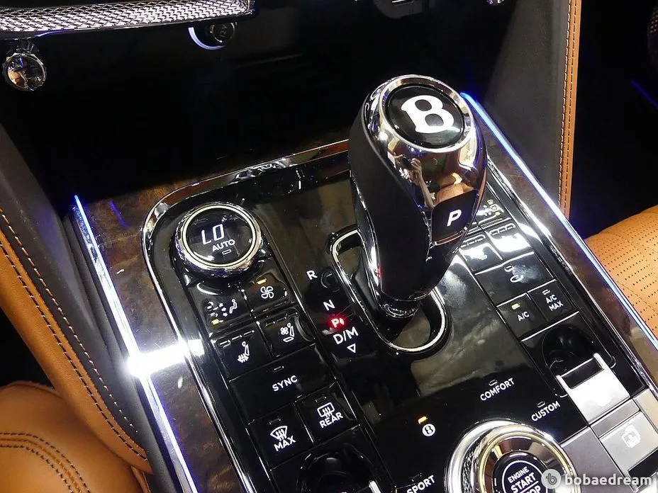 Bentley Flying Spur 2023 из KR, фото 10