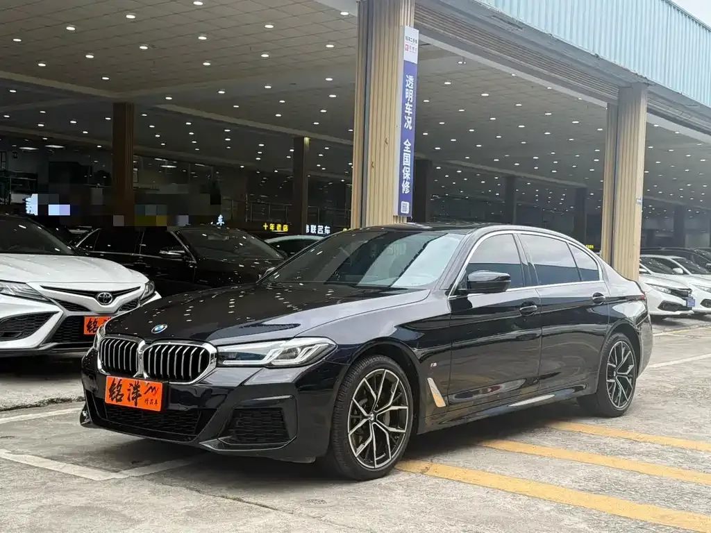 BMW 5 Series — фото 1