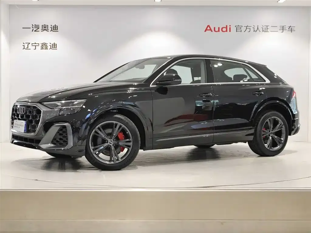 Audi Q8 — фото 1