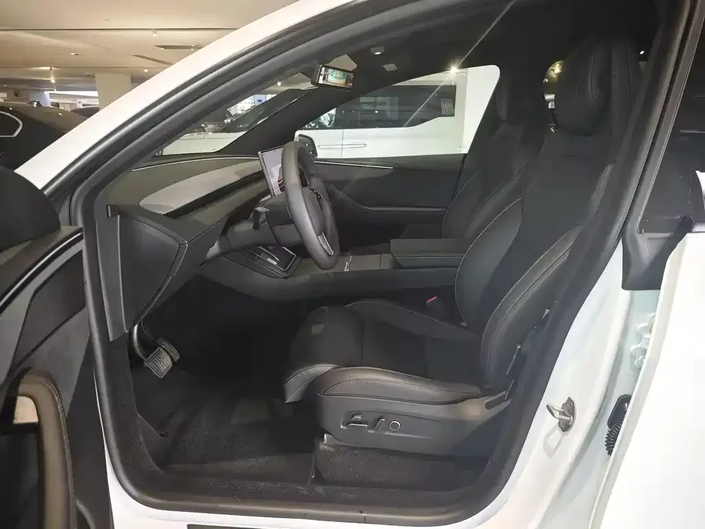 Tesla Model Y L 2025 из CN, фото 3