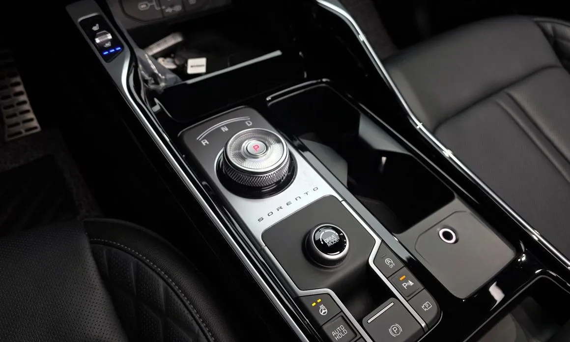 Kia Sorento — фото 8