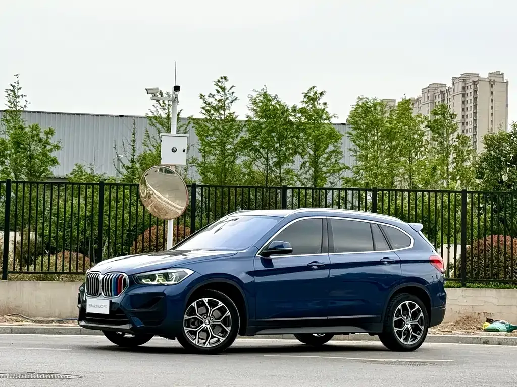 BMW X1 — фото 1