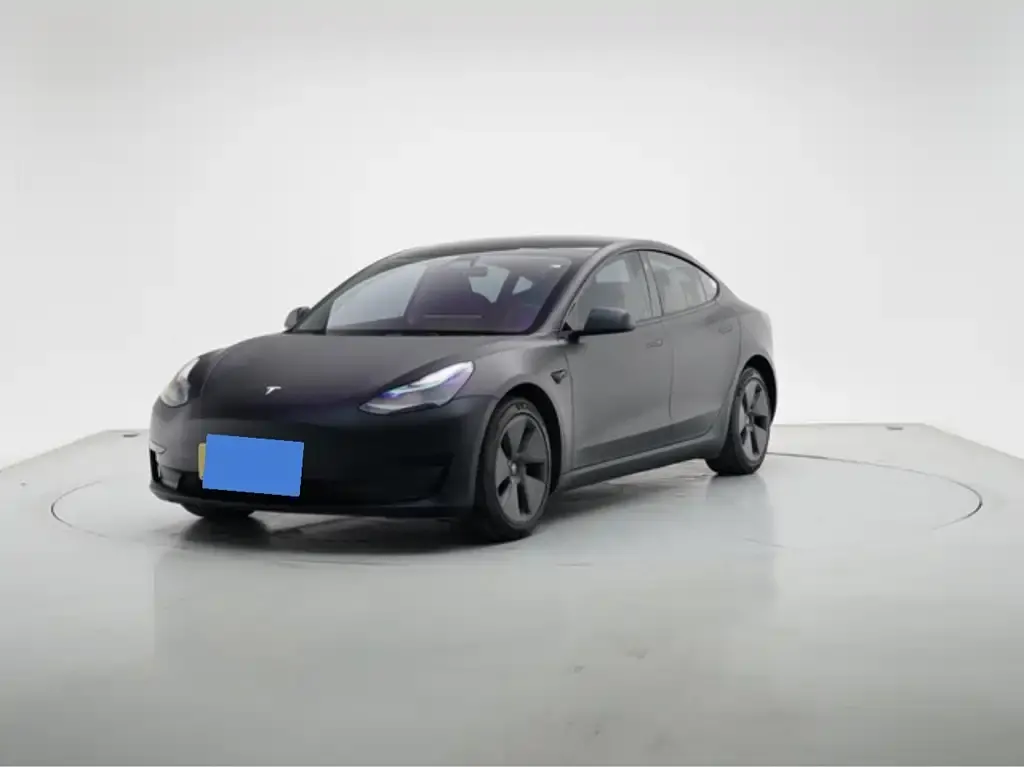 Tesla Model 3 — фото 1