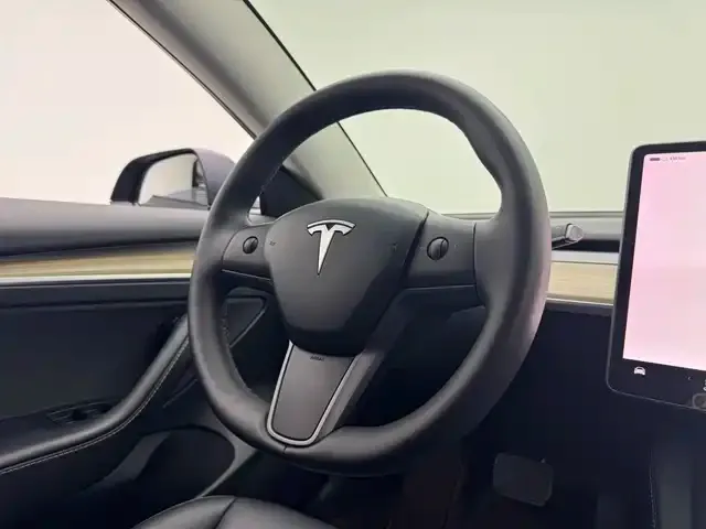 Tesla Model 3 — фото 4