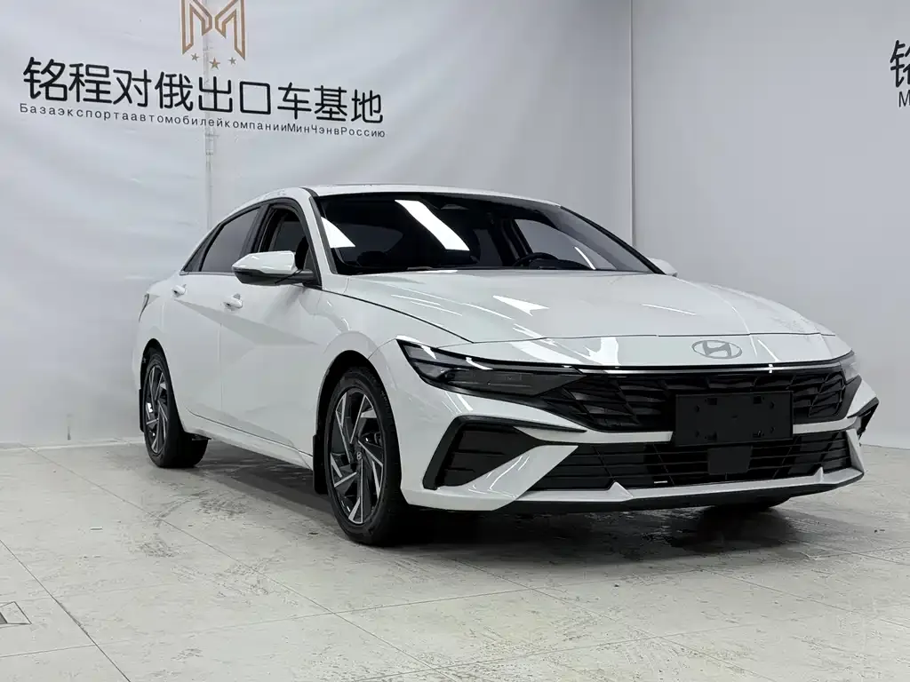 Hyundai Elantra — фото 2
