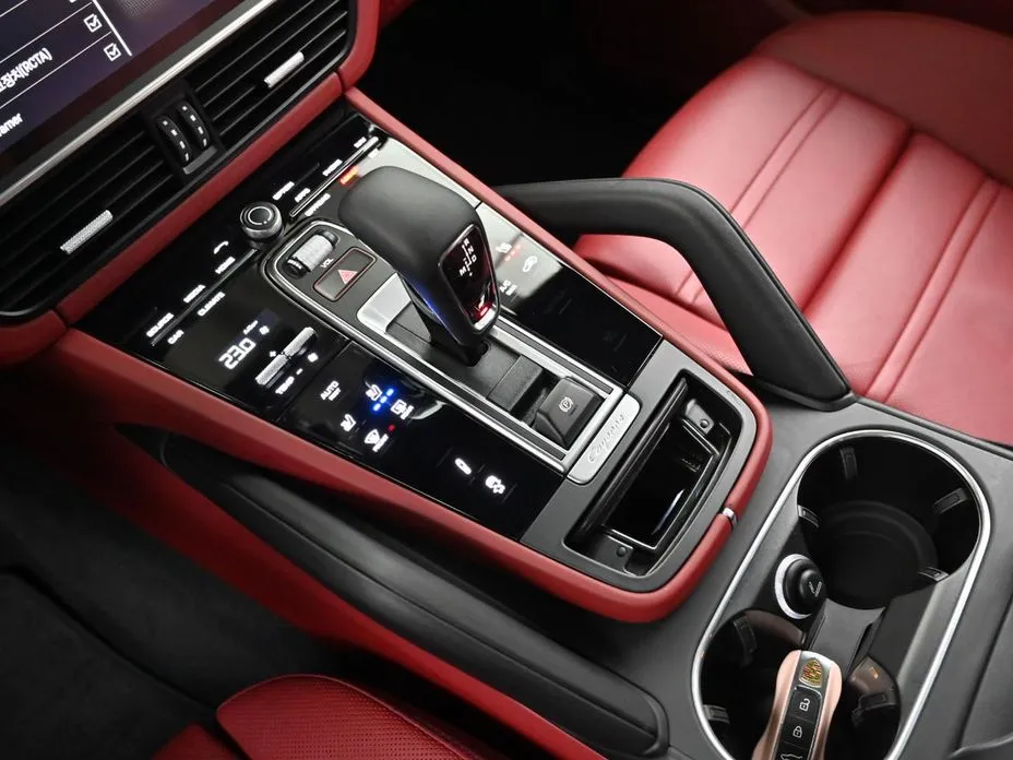 Porsche Cayenne 2022 из KR, фото 8