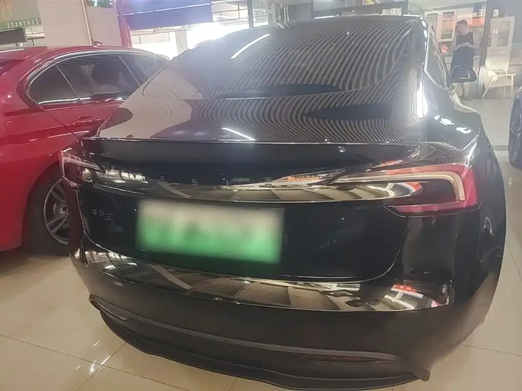 Tesla Model 3 — фото 6