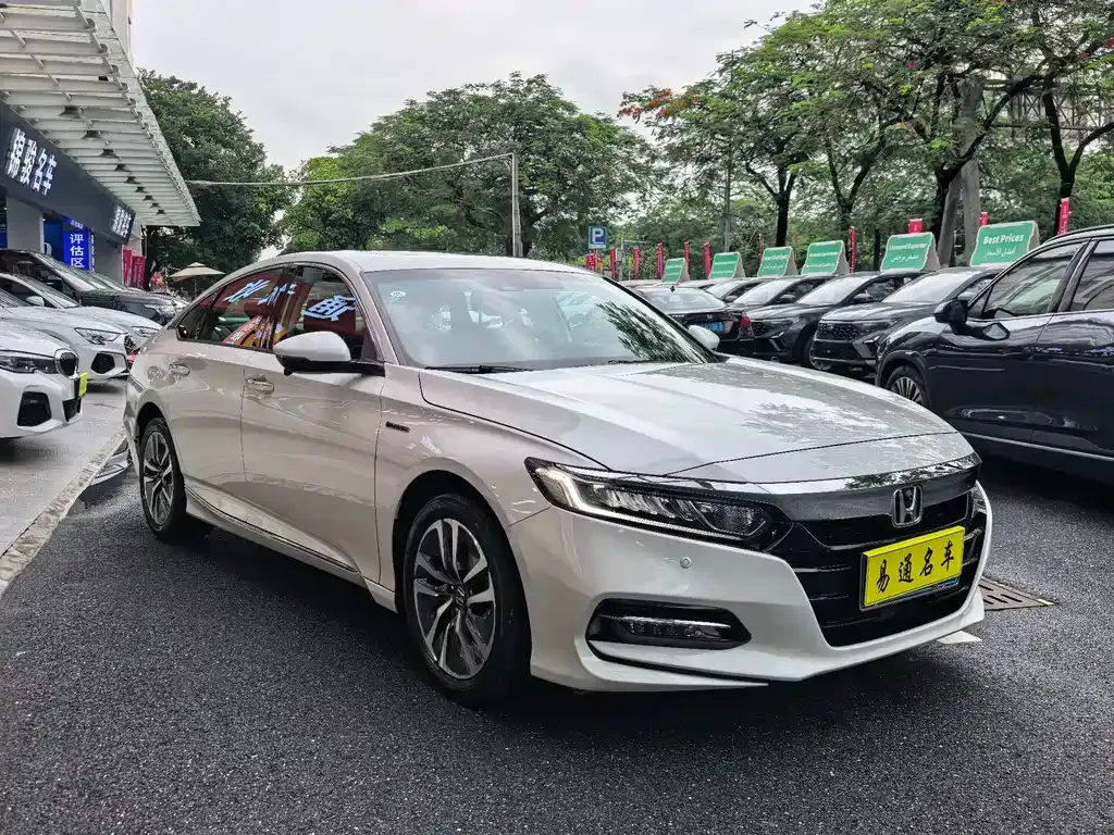 Honda Accord — фото 10