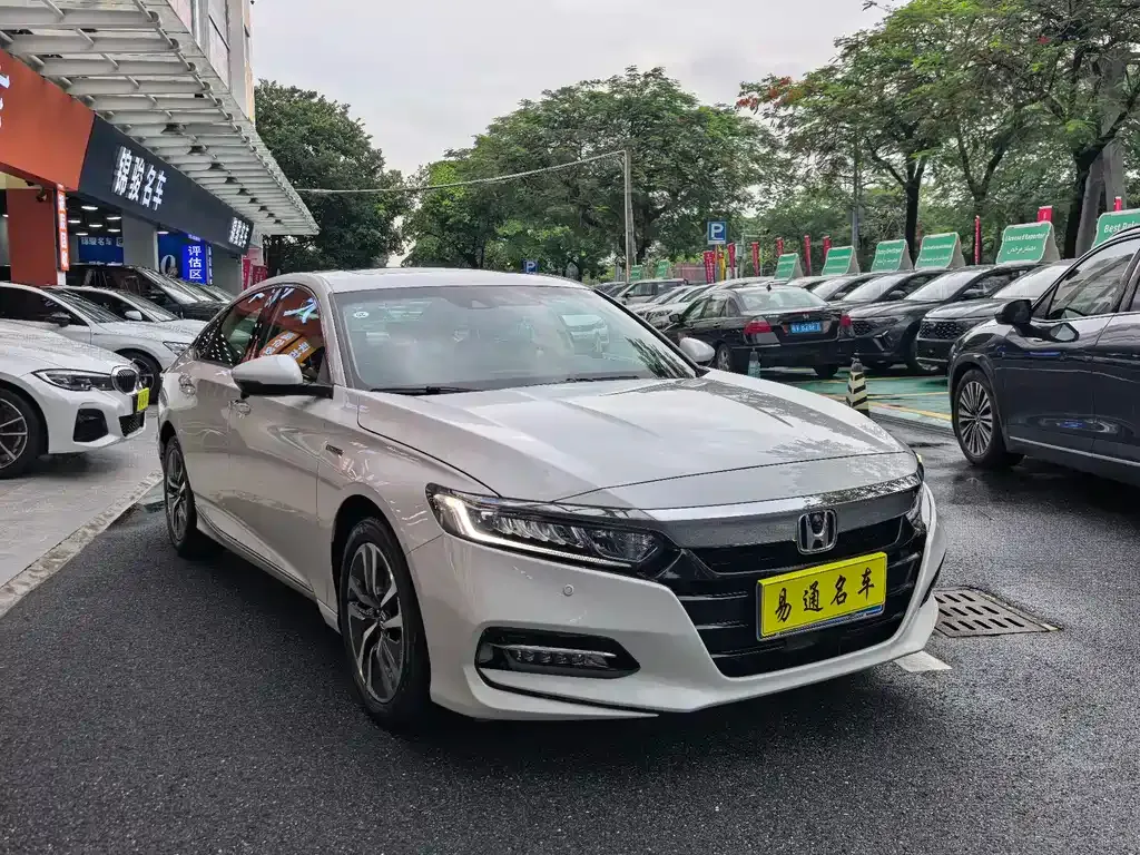 Honda Accord — фото 7