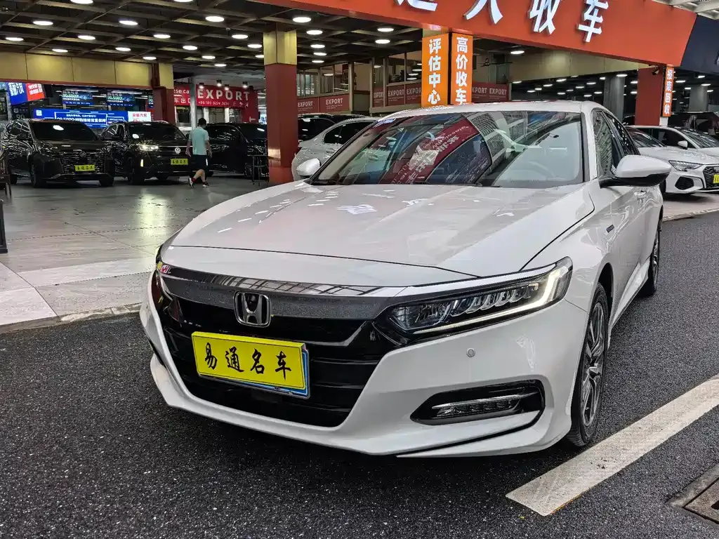 Honda Accord — фото 9