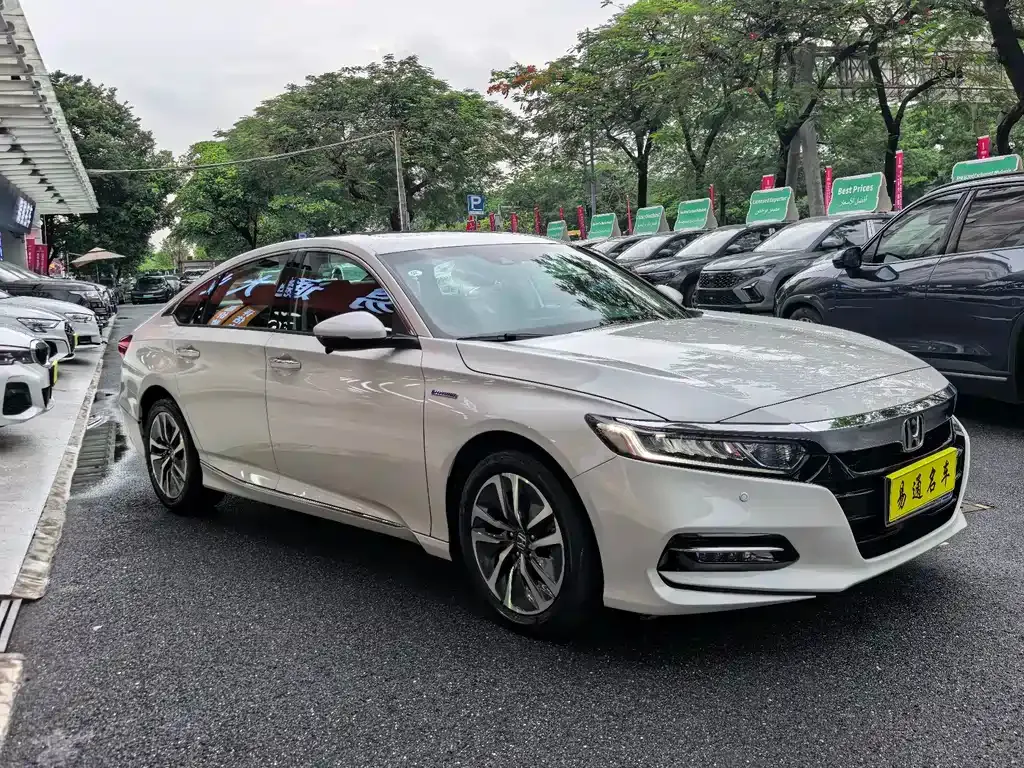 Honda Accord — фото 8