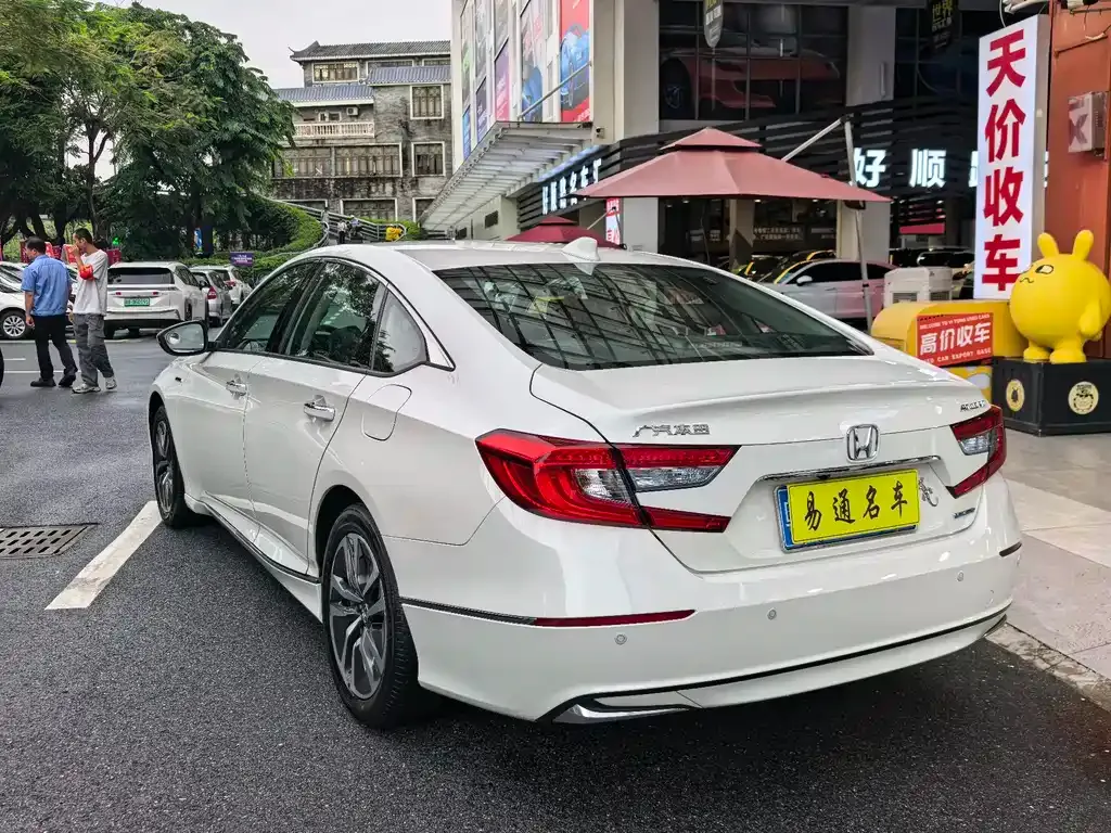 Honda Accord — фото 6