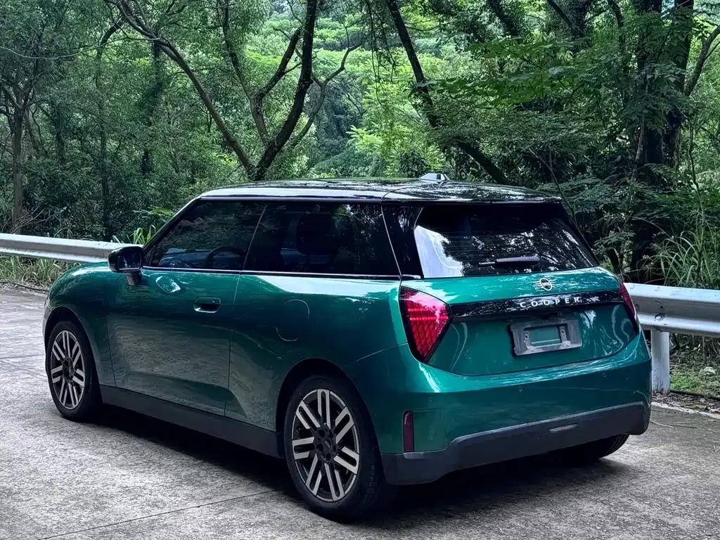MINI Cooper EV 2024 из CN, фото 3