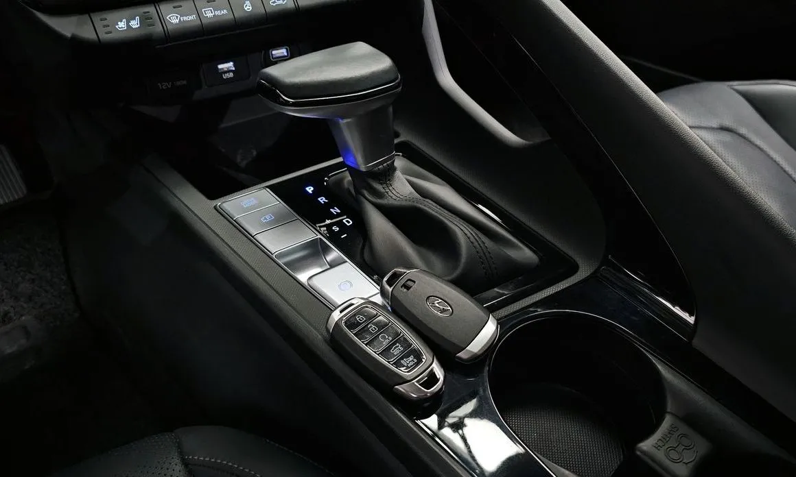 Hyundai AVANTE 2021 из KR, фото 2