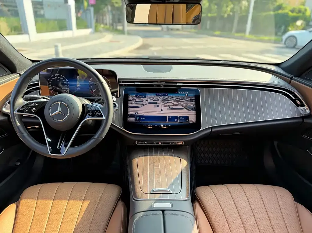 Mercedes-Benz E-Class — фото 10